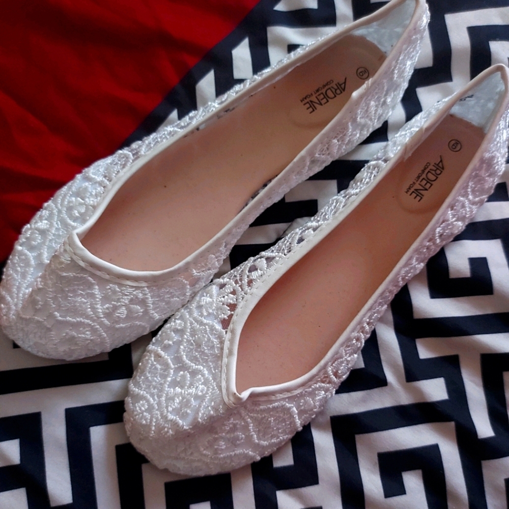 White lace flats